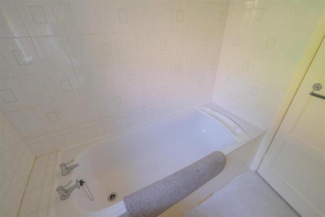 2 bed Apartment for sale Image 7