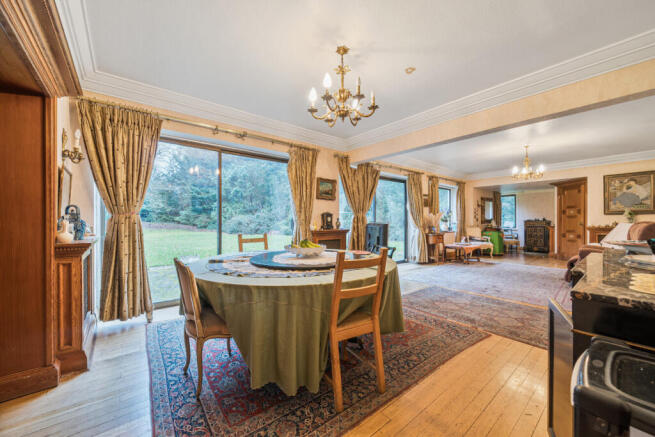 1409486-11-698a2d...