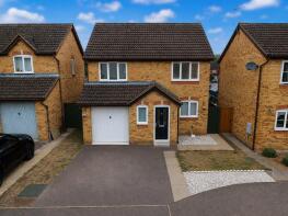 8, Nicholls Close, Bedford MK45 4JN