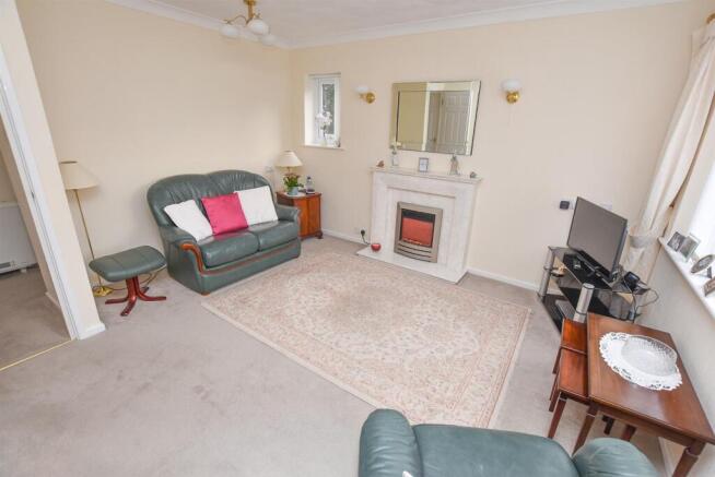 8 Eastham Mews (16)-2.jpg