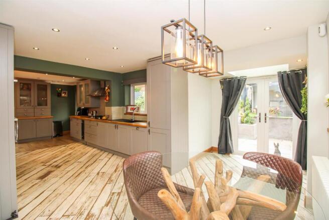 3 bed Detached for sale Image 4