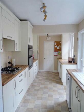 KITCHEN: