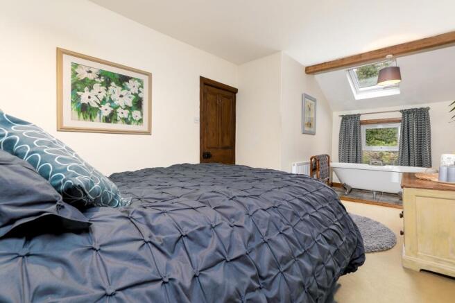 3 bed Terraced for sale Image 7