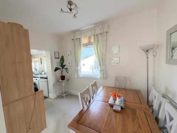 3 bed Semi-Detached for sale Image 6