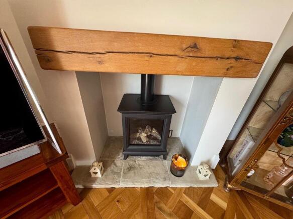 4 bed Detached for sale Image 10