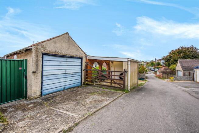 Carport & Garage