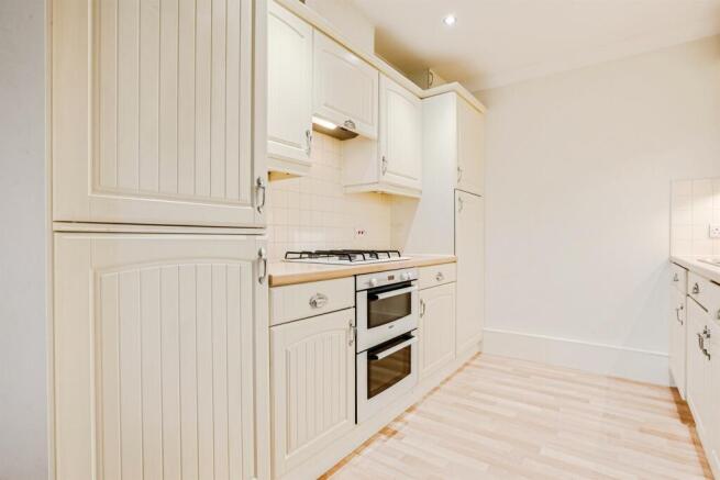 2 bed Flat for sale Image 9