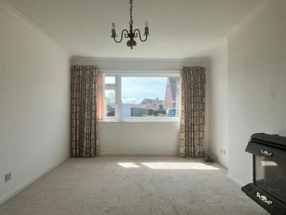 Living Room 2.jpg
