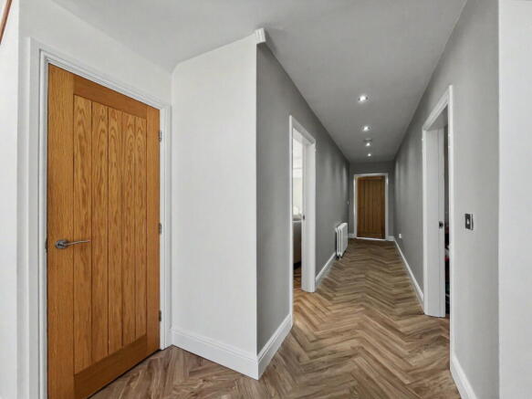 4 bed Detached for sale Image 10