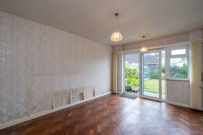 Bedroom 1.jpg