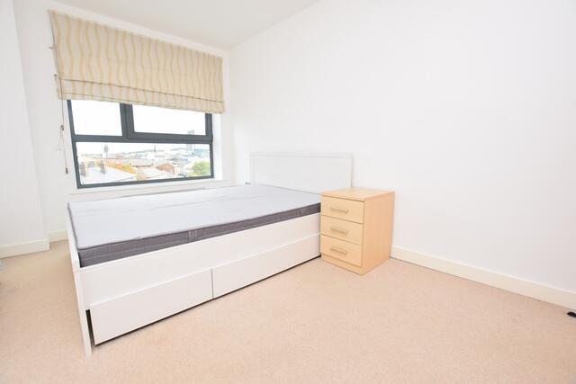 2 bed Apartment to rent Image 7