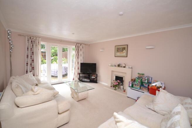Spacious Living room