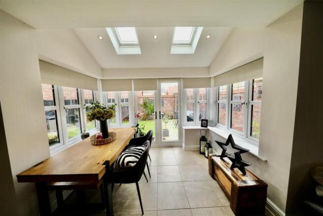4 bed Detached for sale Image 4