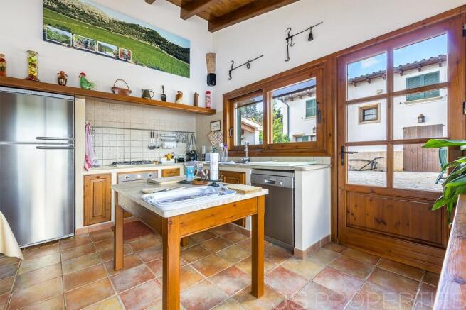 BEAUTIFUL VILLA IN THE COUNTRYSIDE OF POLLENSA FOR SALE 