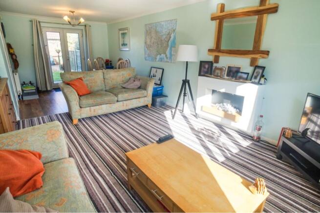 Lounge/Dining Room