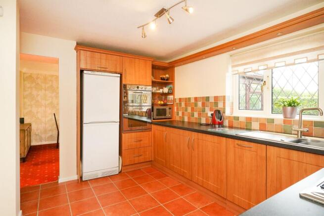 4 bed Detached for sale Image 9