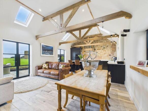 3 bed Barn Conversion for sale Image 9