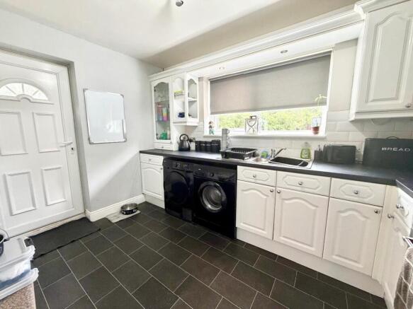 2 bed Semi-Detached for sale Image 4