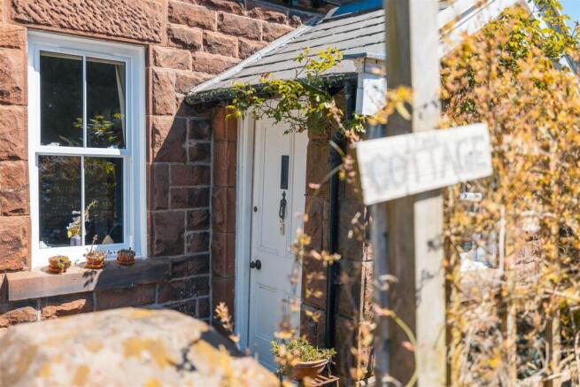 Rocklands Lane, Thornton Hough, Wirral photo 4