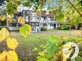 4, Moat Court, Court Road, London SE9 5QD