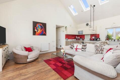 Churchill Way, Broadbridge Heath, RH12