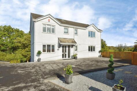 Tycroes Road, Tycroes, Ammanford, Carmarthenshire, SA18