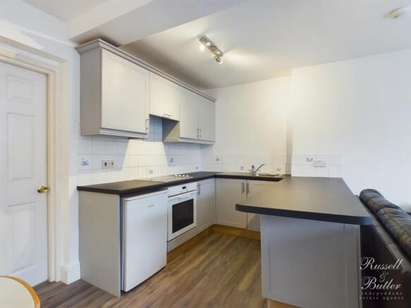 CAM01995G0-PR0251-STILL003