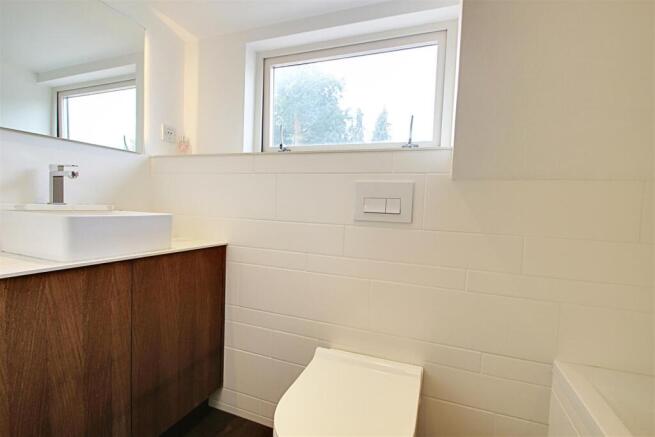 Bathroom (1).jpg