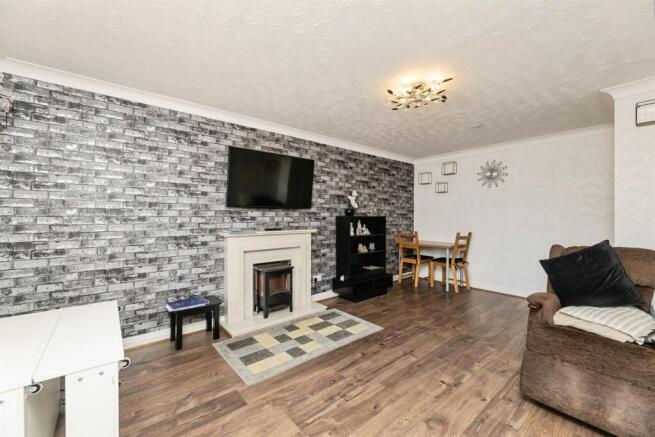 2 bed Semi-Detached Bungalow for sale Image 7