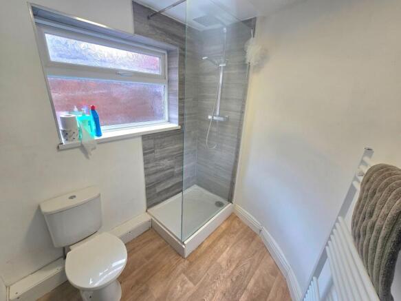 4 bed Terraced to rent Image 6