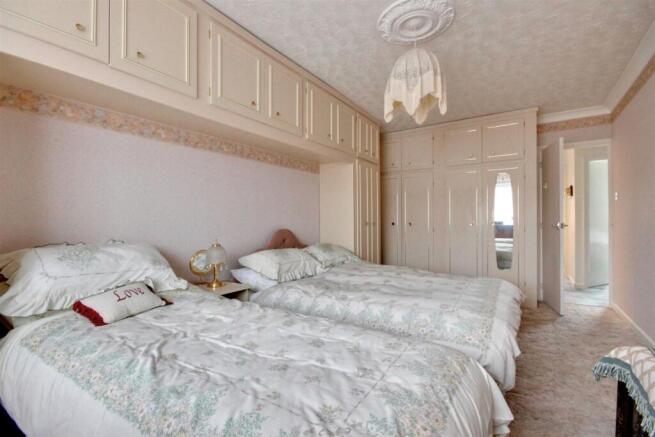 2 bed Semi-Detached Bungalow for sale Image 8
