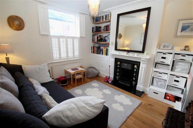 SITTING ROOM FRONT
