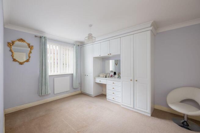 2 bed Flat for sale Image 5