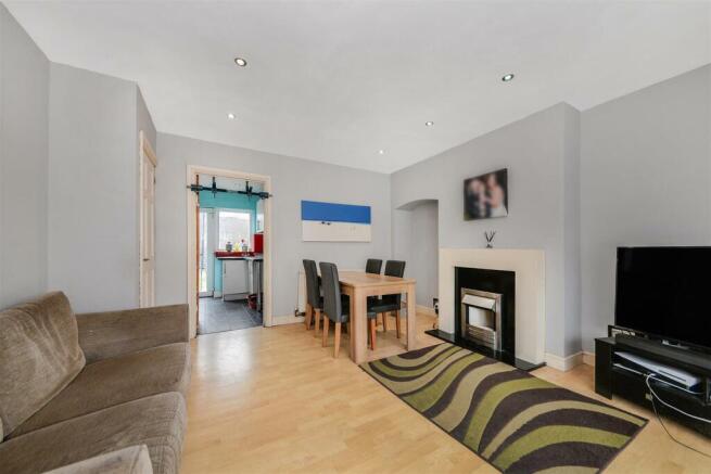 65 Brent Road - sitting1.jpg