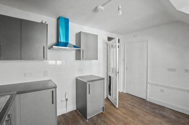 21C Emanuel Avenue, London W3 6JQ