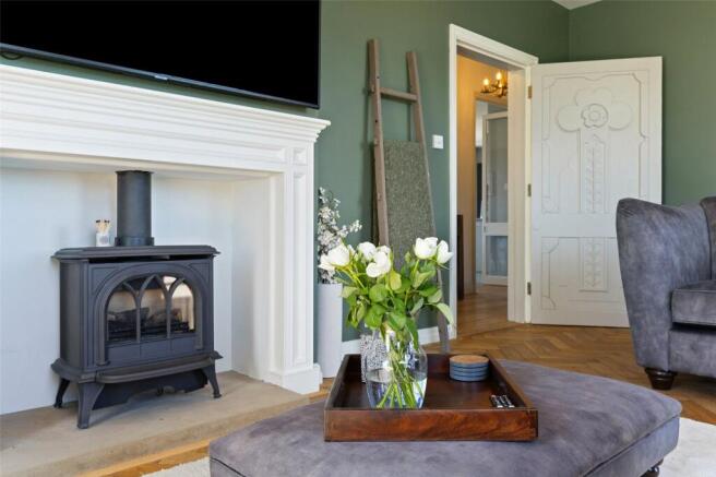 5 bed Detached for sale Image 11