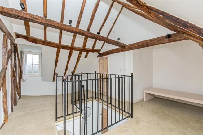 Loft Room 2.jpg