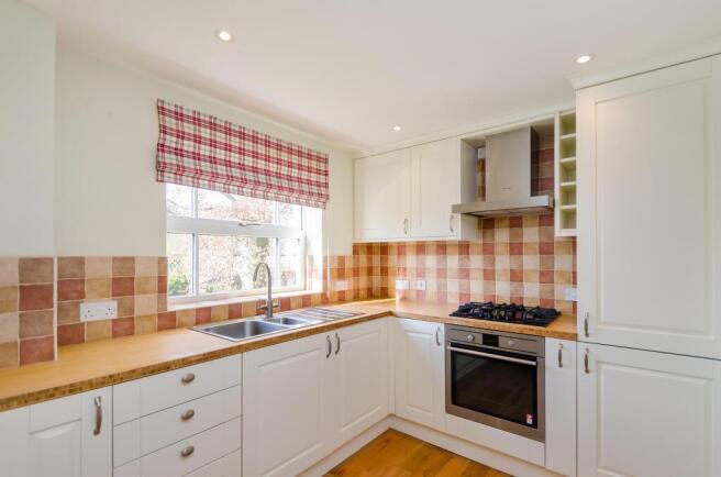 2 bed Flat to rent Image 5