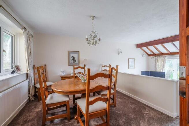 4 bed Detached for sale Image 10