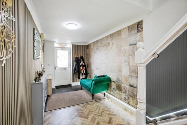 4 bed Town House for sale Image 8