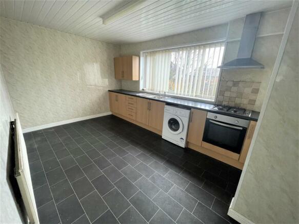 Kitchen 2.jpg
