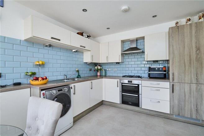 3 bed Semi-Detached for sale Image 8