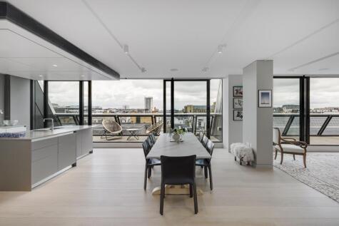 Burlington Gate, Cork Street, Mayfair, London, W1S