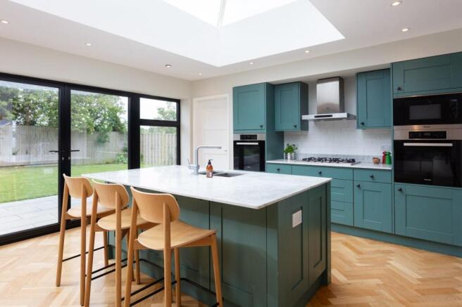 4 bed Detached for sale Image 8