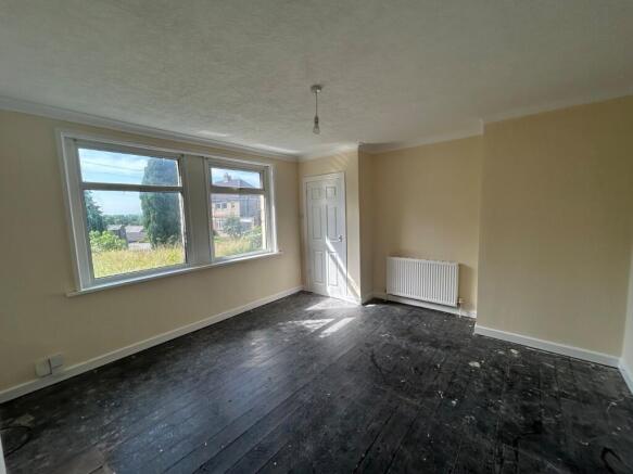 3 bed Semi-Detached to rent Image 7