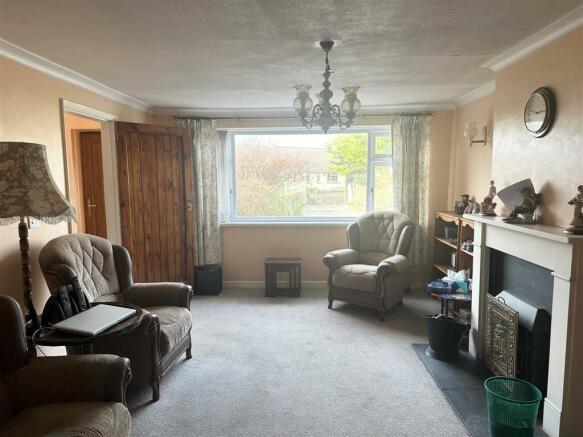 Living Room 1.jpg
