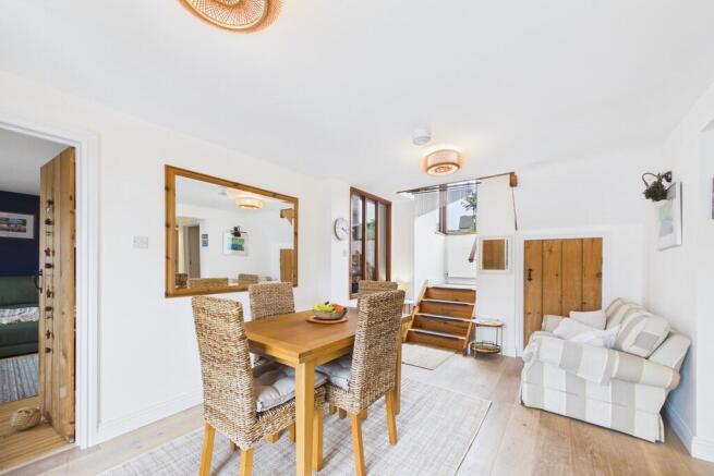 Entrance Hall/Din...