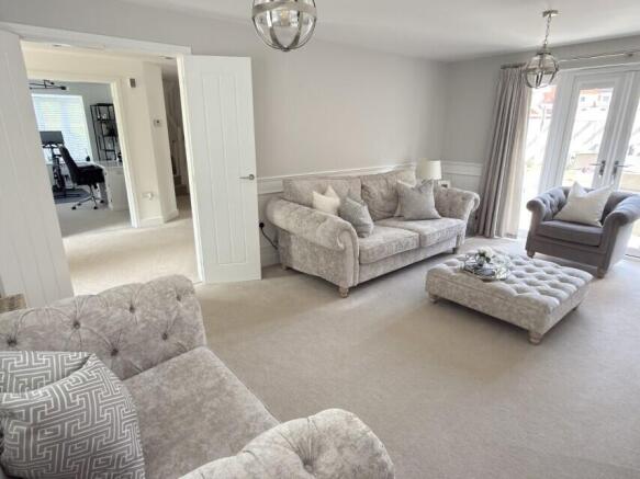 Lounge Pic 1