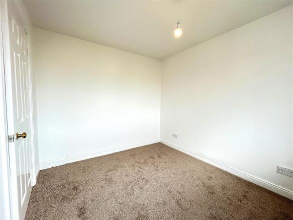 3 bed Semi-Detached for sale Image 10