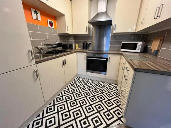 Open Plan Lounge/ Dining / Kitchen